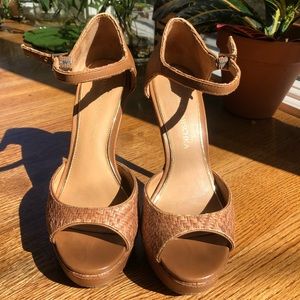 Badgley Mischka Platform Sandals